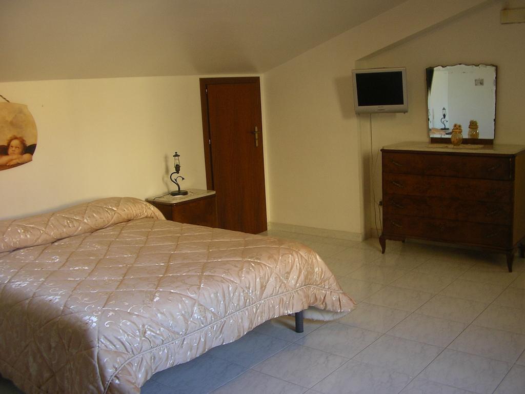 Apartamento Terrazza Sul Mare Gioiosa Marea Exterior foto