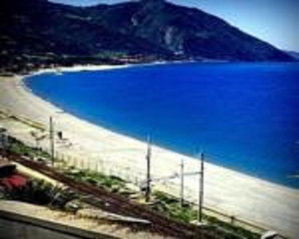 Apartamento Terrazza Sul Mare Gioiosa Marea Exterior foto